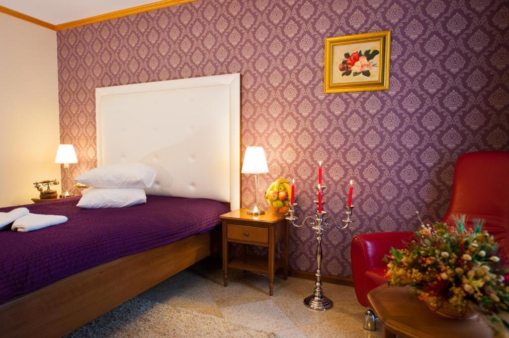 Hotel Dbh Bucarest Habitación foto